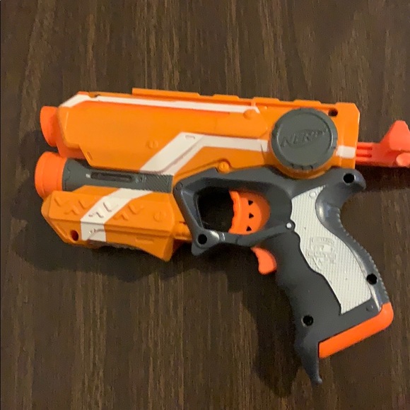 Orange nerf gun - Picture 2 of 3